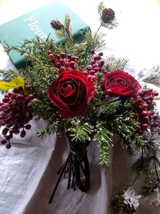 Pic 1 bookshelf decorations