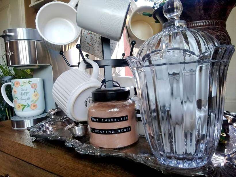 Pic 7 bookshelf decorations